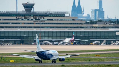 Flughafen Köln/Bonn: Totales Chaos bei der Abfertigung – Reisende berichten von 300 Meter langen Schlangen