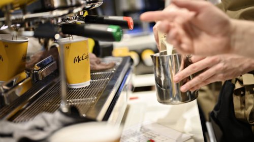 McDonald's: Kundin bestellt Eiskaffee – doch DAS macht ihn nur fassungslos: „Bitte den Sinn erklären“
