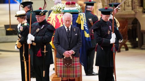 Queen Elizabeth II.: Skandal bei Trauerfeier – Polizei muss einschreiten