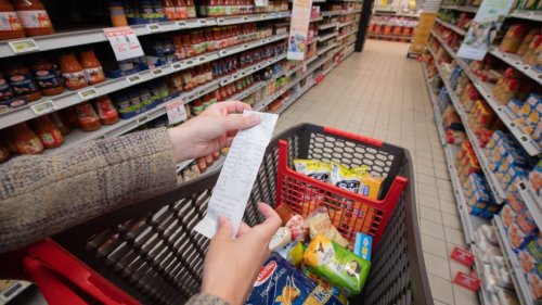 Aldi, Lidl, Netto: Verbraucherzentrale warnt – dreiste Masche lässt Kunden mehr zahlen