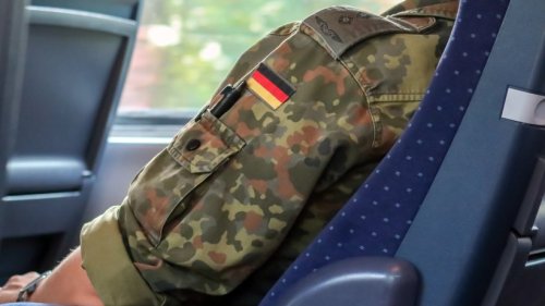 Deutsche Bahn: Bundeswehr-Offizier hat krasses Erlebnis im Zug – „Man wird noch angemotzt“
