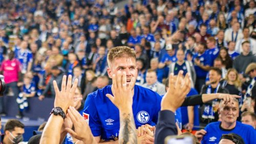 FC Schalke 04: Simon Terodde plaudert Detail über Aufstiegsnacht aus – „Skandal“