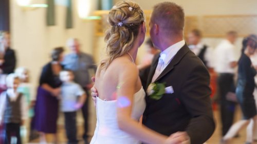 Hochzeit: Braut kann nicht glauben, was ihr Mann verlangt – „Unangenehm“