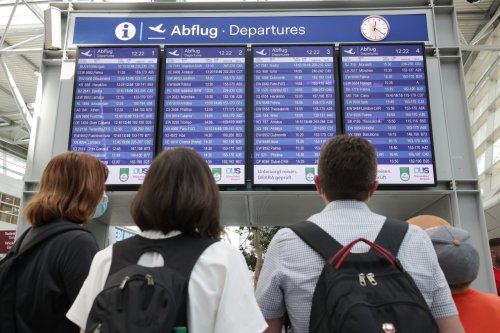 Flughafen Düsseldorf: Passagiere müssen ohne Gepäck fliegen – „Das ist Betrug“