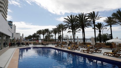 Urlaub in Spanien: Krasse Bilder aus Hotel! Touristen rennen früh morgens aus ihren Zimmern