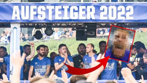 FC Schalke 04 feiert wilde Meistersause – Fans aus dem Häuschen, als sie IHN sehen