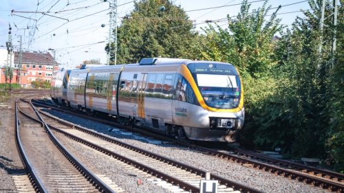 Bahn in NRW: Zug brettert über Strecke – plötzlich entdeckt der Fahrer ein Kind auf den Gleisen