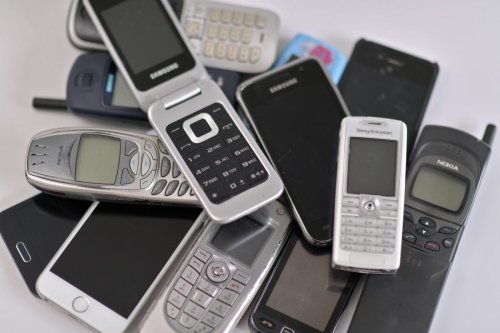Nokia, iPhone, Motorola: Ein Vermögen für alte Handys - vielleicht hast du sie noch in der Schublade?