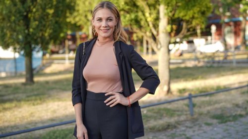 „Frühstücksfernsehen“-Star Alina Merkau teilt seltenes Paar-Foto – Fans sind begeistert: „Wunderschön“