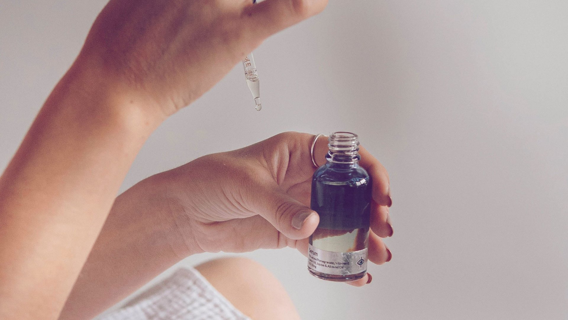Niacinamid-Serum: Darum ist der Powerstoff so beliebt (und die besten Produkte)