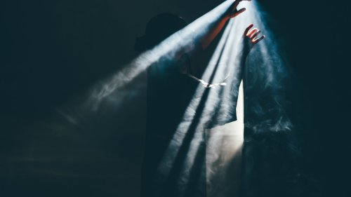 5 Sternzeichen, die im April nicht mit der Vergangenheit abschließen können