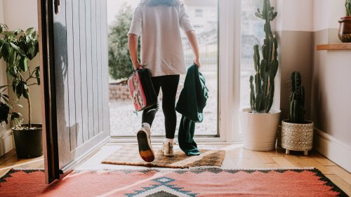 Fußmatte reinigen: Diese Methoden sind schnell und effektiv