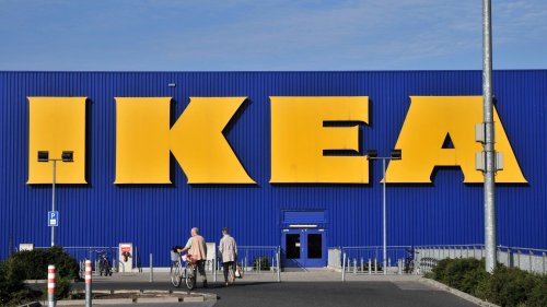 Neu bei Ikea: Dieser Tabletttisch sieht echt teuer aus