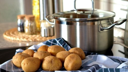 Sind keimende Kartoffeln noch essbar? Wann du lieber die Finger von ihnen lässt