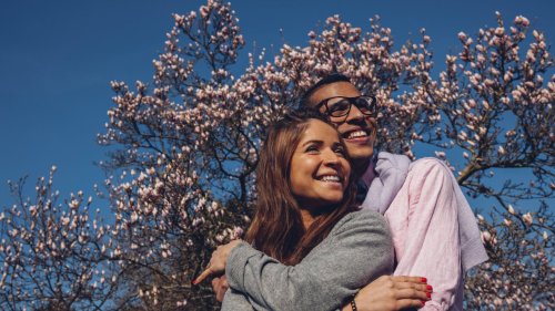 Liebe: Bei 5 Sternzeichen tanzen im Mai die Schmetterlinge im Bauch