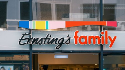 Sommerliche Leichtigkeit: Der Tischläufer mit Zitronenprint von Ernsting's family