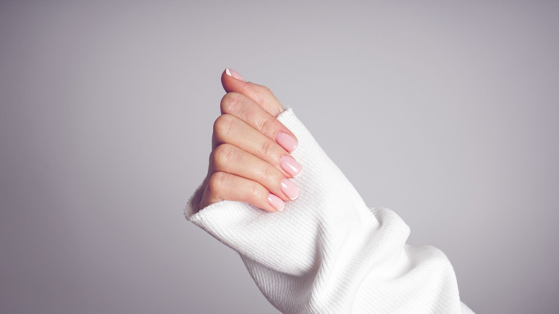 21.000 Bewertungen: Dieser Nagelhärter rettet selbst hoffnungslos brüchige Nägel