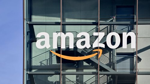 Perfekte Entspannung im Grünen: Amazon-Hängesessel mit bequemem Gestell