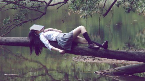 Diese 8 Thriller sind so fesselnd, dass du nur noch eine Sache willst: weiterlesen