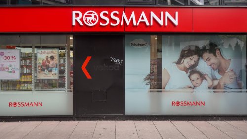 Retro-Vibes: Diese Solar-Lichterkette von Rossmann schafft auf deinem Balkon Gemütlichkeit