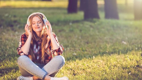 Hörbuchtipps für Frühlingsgefühle: Diese 7 Bücher wecken Liebe in dir