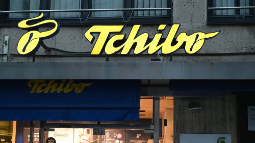 Mit der farbenfrohen Baumwoll-Bettwäsche von Tchibo schläfst du glücklich ein