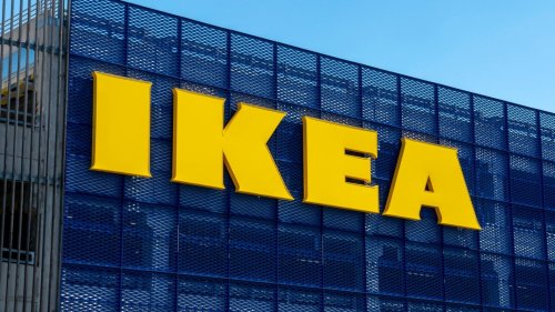 Tassenchaos ade: Dieses einfache Ikea-DIY sorgt für mehr Platz in der Küche
