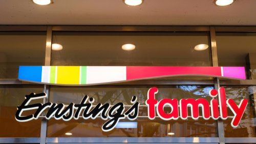 Dein modisches Upgrade für die warme Jahreszeit: Schnapp dir den eleganten Leinen-Blouson bei Ernsting's family