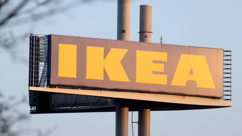 Farbenfrohe Badematte mit Blumenmuster: Gute Laune von Ikea für dein Badezimmer