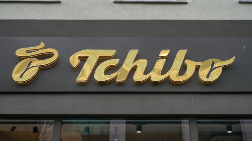 Die pinken Canvas-Sneaker von Tchibo für einen frühlingshaften Look