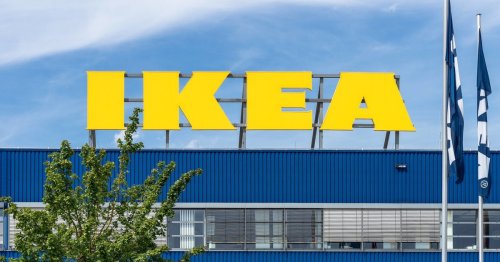 Sieht überall toll aus: Dieser kleine Würfel-Schrank von Ikea in Graublau ist einfach Kult