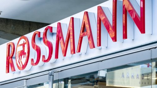 Edle Akzente für Zuhause: Die Akku-Tischleuchte von Rossmann begeistert in Hellgrün