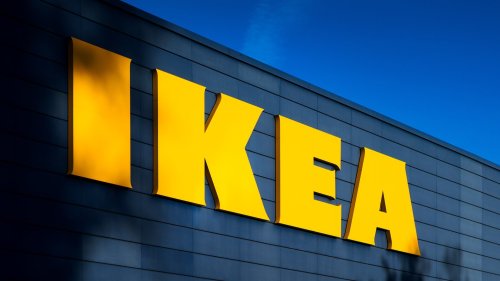 Überraschender Ikea-Hack: Aus diesen Servierschüsseln wird ein cooler Beistelltisch