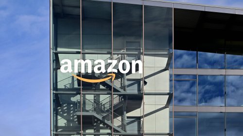 Die frühlingshafte LED-Lichterkette von Amazon bringt ein tolles Leuchten in den Garten