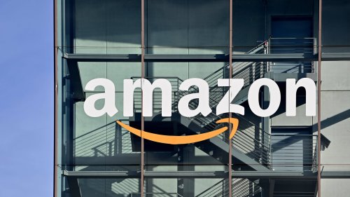 Schmücke Terrasse oder Balkon mit diesem schicken Muschel-Solarwindspiel von Amazon