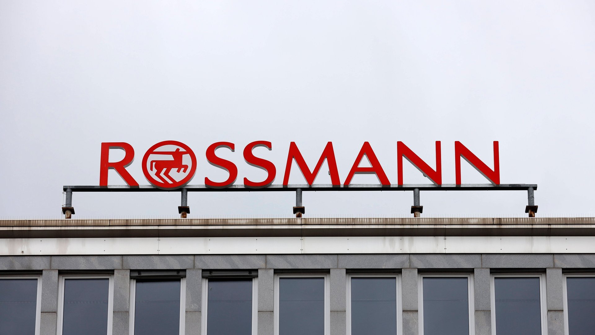 Für stimmungsvolle Nächte: Die Rossmann-Solar-Lichterkette macht deinen Balkon zum Highlight