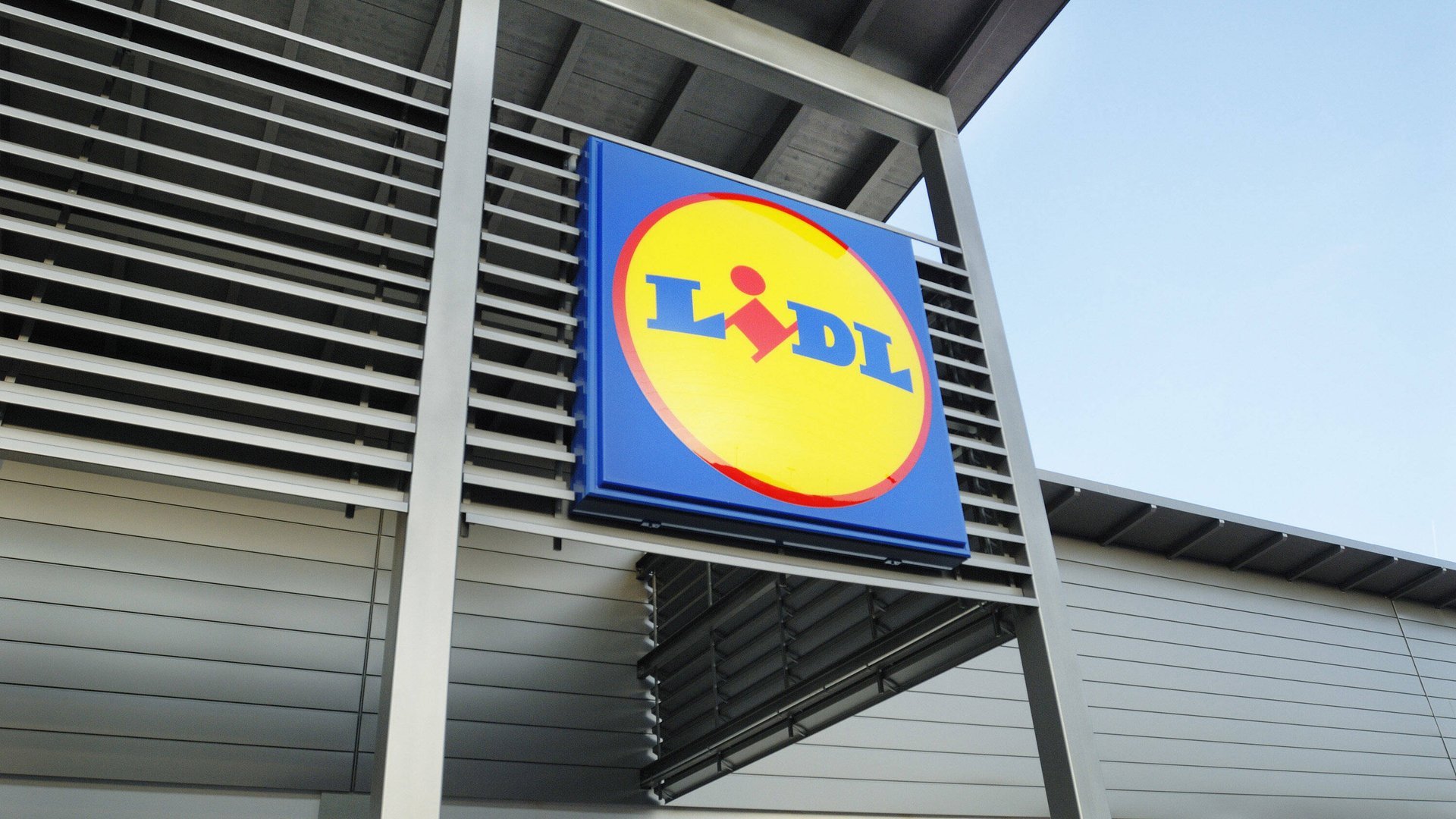 Jetzt bei Lidl: Das graue Hochbeet mit Ablage macht den Balkon zur grünen Oase