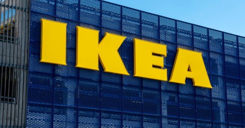 Edler Kleiderschrank für wenig Geld: Schnapp dir diesen Ikea-Hingucker im Angebot
