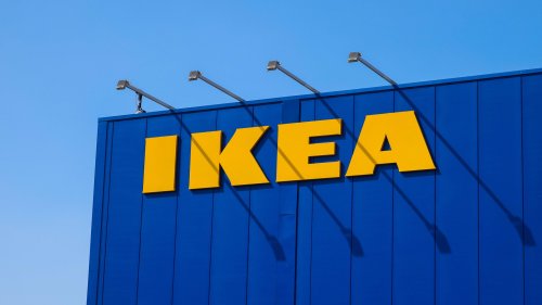 Luxusvibes für den Garten: Alle lieben das 2er-Sofa von Ikea in Graubeige
