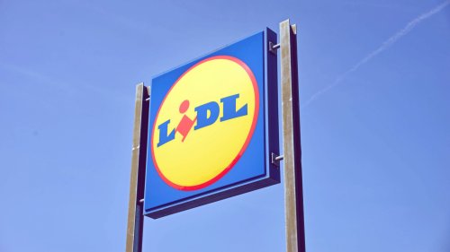 Designer-Look für wenig Geld: Lidl hat die perfekte Tischleuchte für deinen Balkon