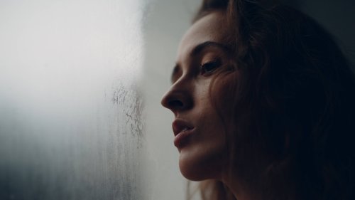 Hin und Her: Bei 5 Sternzeichen passen die Gefühle im April perfekt zum wechselhaften Wetter