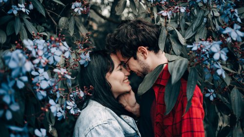 Romantische Frühlingsgefühle: 5 Sternzeichen, die im April Liebe für jemanden spüren
