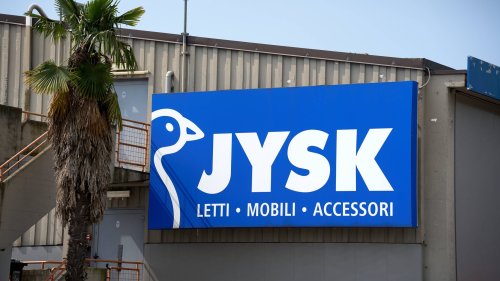 Mit dem Teakholz-Holztisch von Jysk schaffst du zeitlose Eleganz in deinem Außenbereich