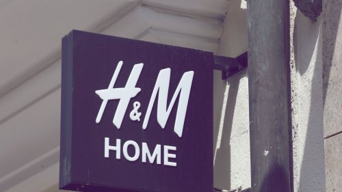 Bei H&M Home gibt es gerade die schönsten Blumentöpfe für draußen