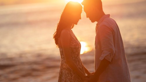 5 Sternzeichen fühlen sich im Mai sehr zu jemandem hingezogen (und es ist wahre Liebe)