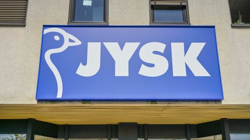 Blickfang für den Balkon: Dieser elegante Blumenständer von Jysk begeistert jeden