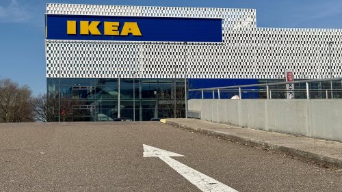 Passt auf jeden Balkon: Der kleine, graue Ikea-Übertopf, der nicht mal 1 Euro kostet