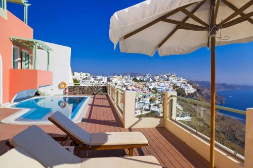Where to Stay in Santorini, Greece: 4 Best Areas & Hotels