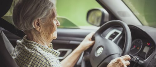 AutoMobil | Fahrtauglichkeitsprüfung – Kann man mit 70 noch Auto fahren? | detektor.fm – Das Podcast-Radio