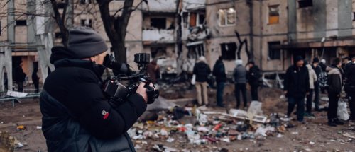Zurück zum Thema | Ukraine-Krieg – Wird die Berichterstattung über den Krieg schwieriger, Arndt Ginzel? | detektor.fm – Das Podcast-Radio